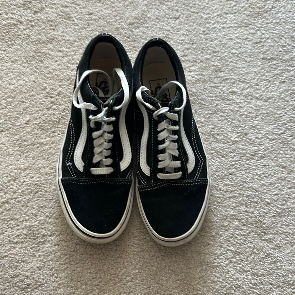 black and white old skool vans